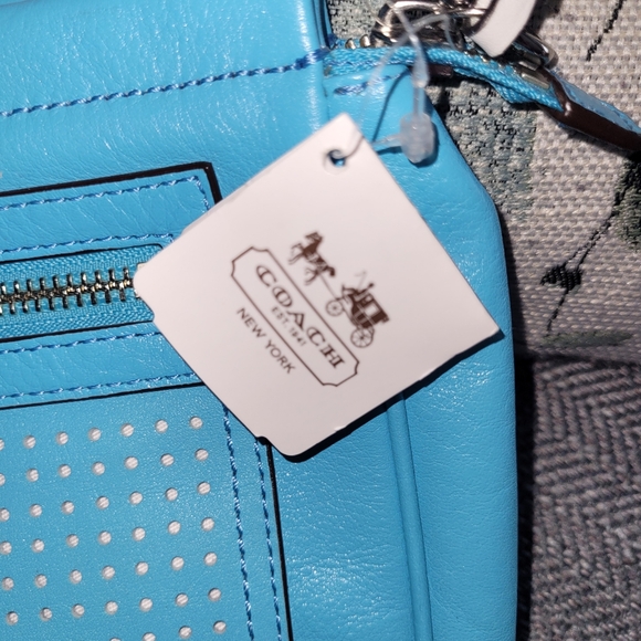 Coach Large legacy Perforated Clutch/ Wristlet - Picture 7 of 8